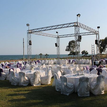 Wonasis Resort & Aqua Hotel Kargipinari Exterior photo